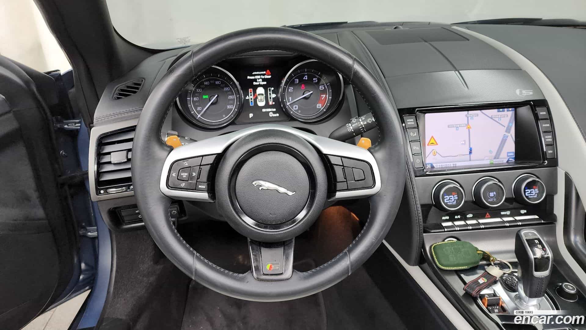 F-TYPE Jaguar 2013.10-OPTION-016