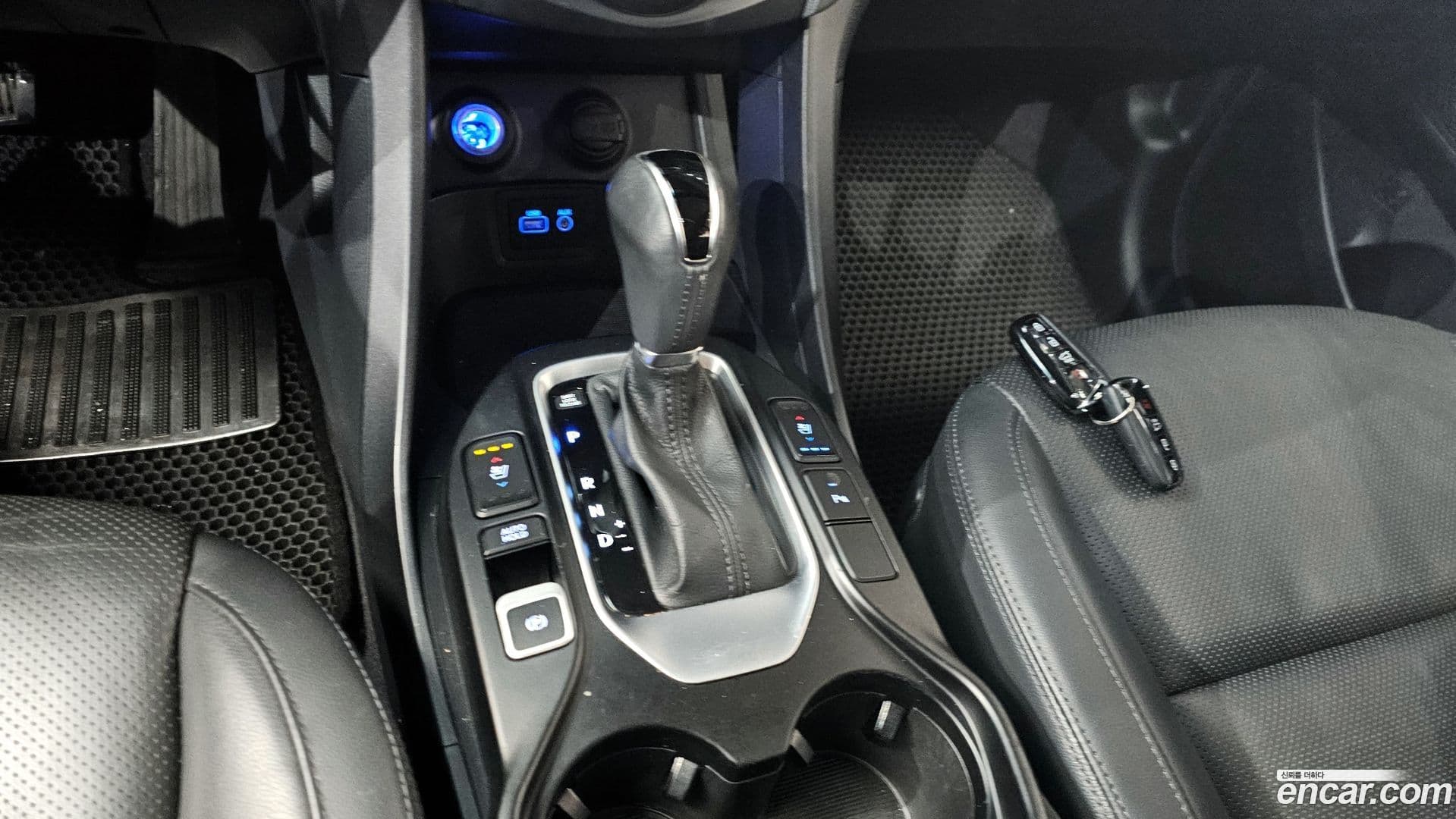 Main__Slider__Photo:Santafe Hyundai 2015.6-8