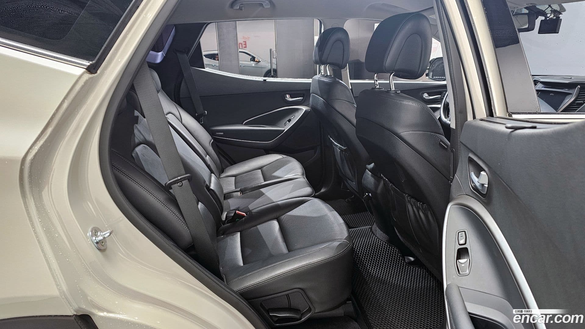 Main__Slider__Photo:Santafe Hyundai 2015.6-11