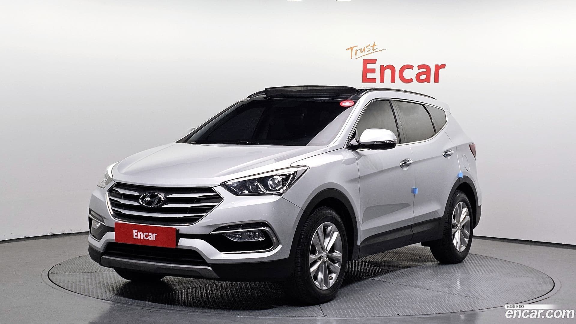 Main__Slider__Photo:Santafe Hyundai 2016.10-0