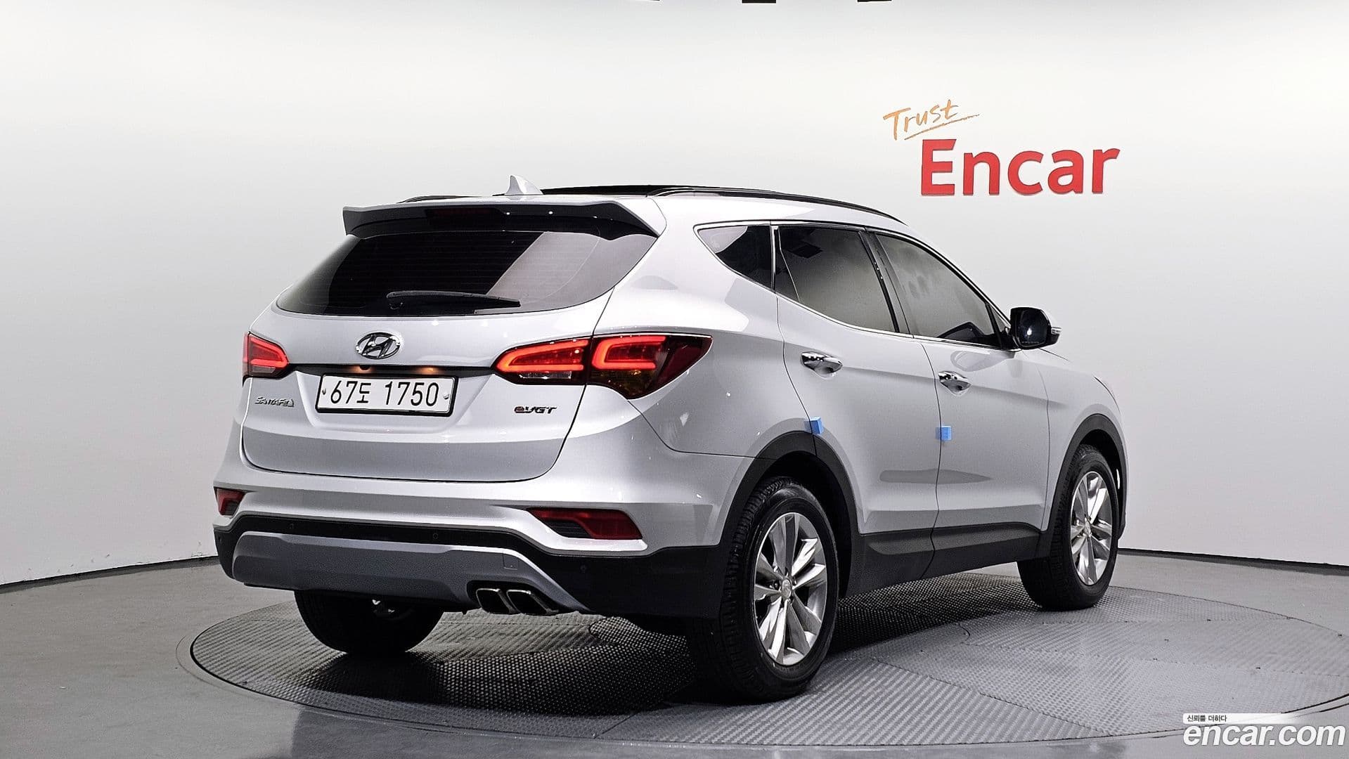 Main__Slider__Photo:Santafe Hyundai 2016.10-1