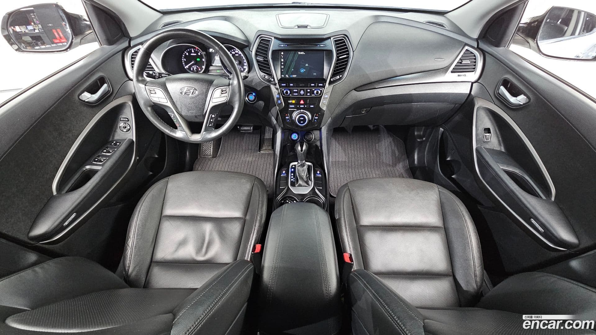 Main__Slider__Photo:Santafe Hyundai 2016.10-6