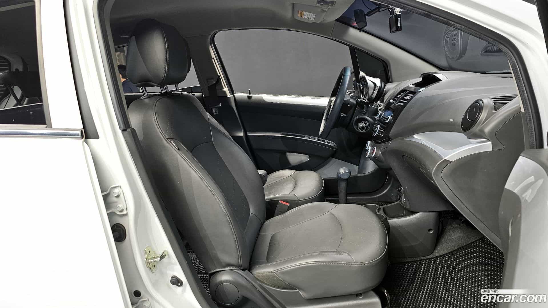 Spark Chevrolet 2014.0-INNER-010