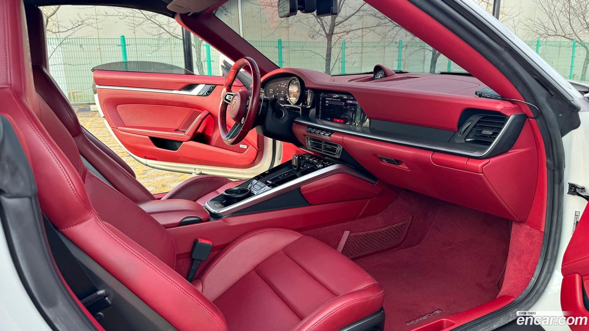 Main__Slider__Photo:911 Porsche 2020.6-12