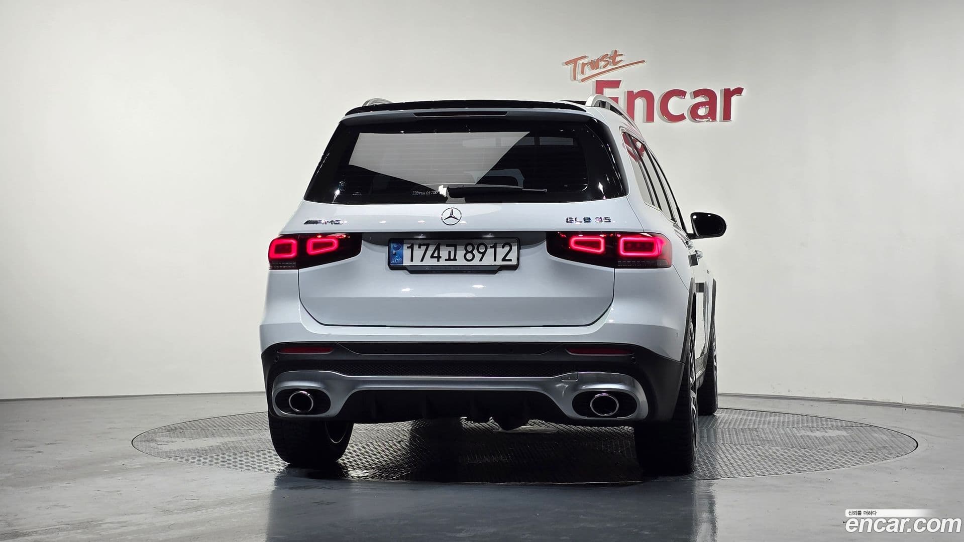 Main__Slider__Photo:GLB-Class Mercedes-Benz 2022.11-3