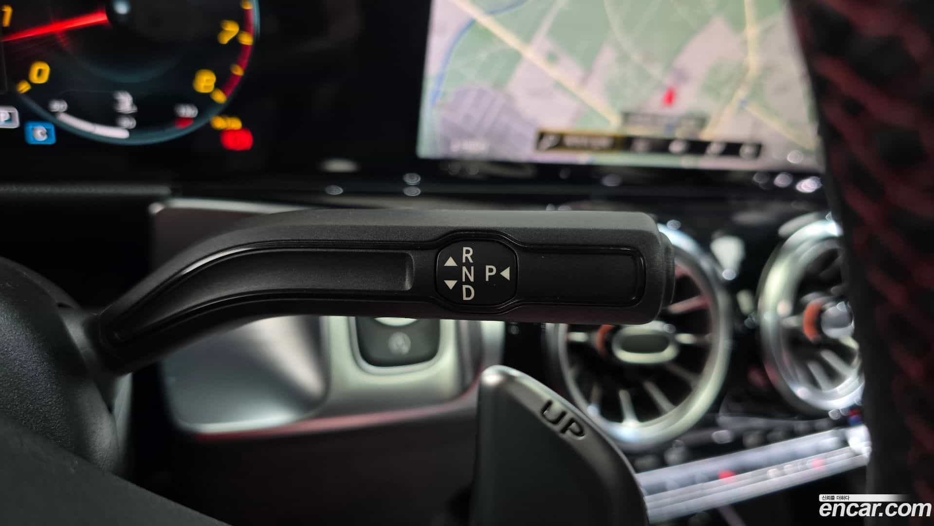 GLB-Class Mercedes-Benz 2022.11-INNER-009