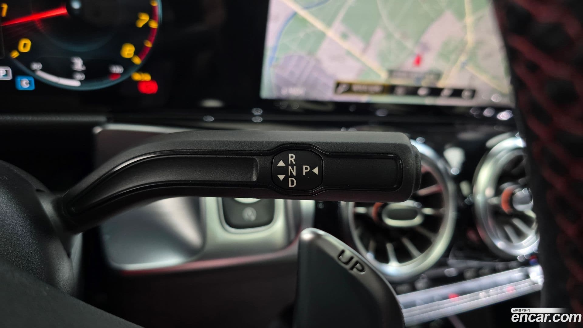 Main__Slider__Photo:GLB-Class Mercedes-Benz 2022.11-8