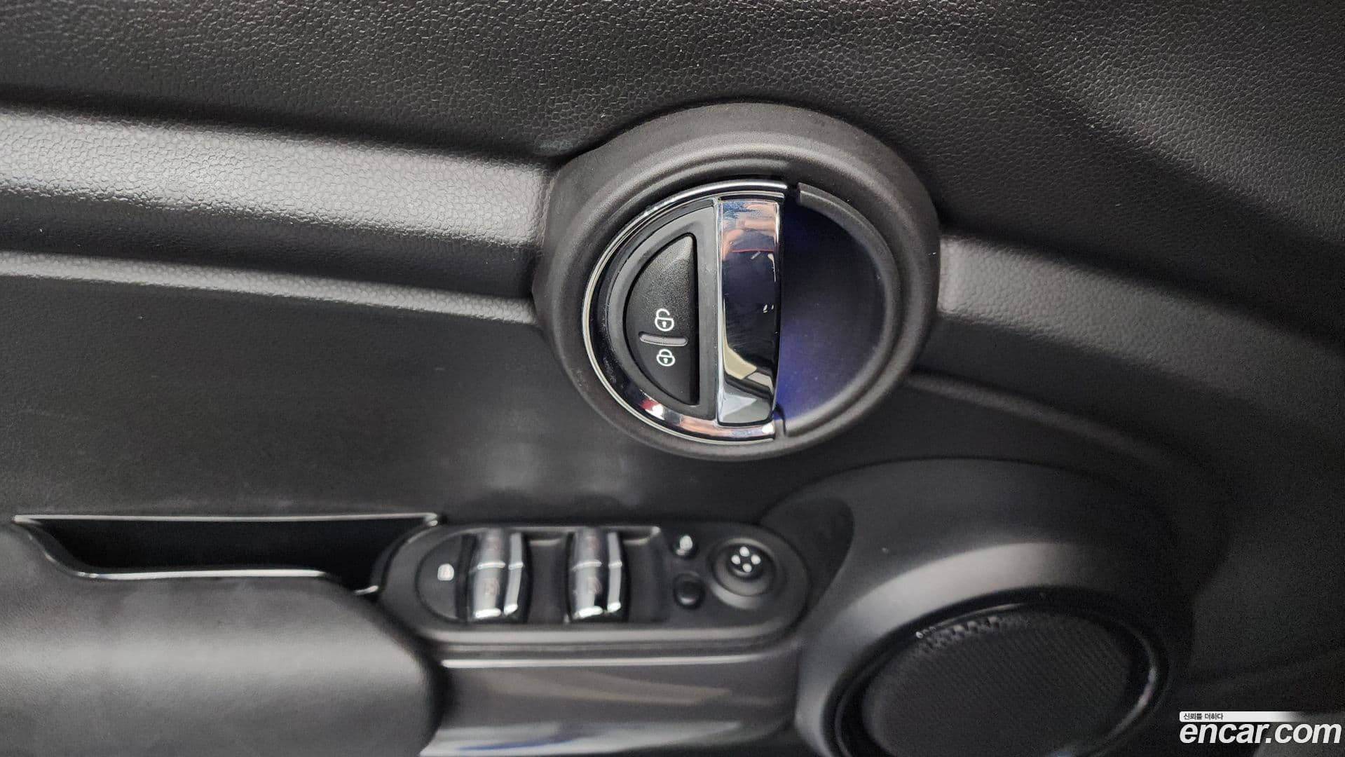 Main__Slider__Photo:Cooper Mini 2017.3-13