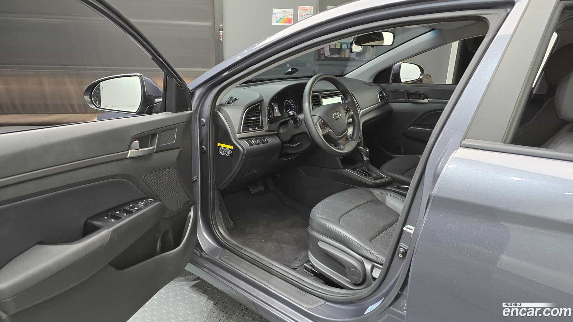 AVANTE Hyundai 2016.11-INNER-010