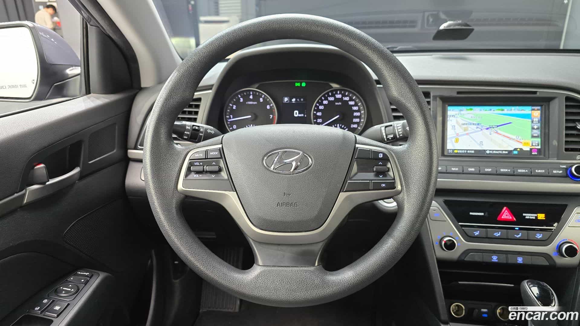 AVANTE Hyundai 2016.11-OPTION-017