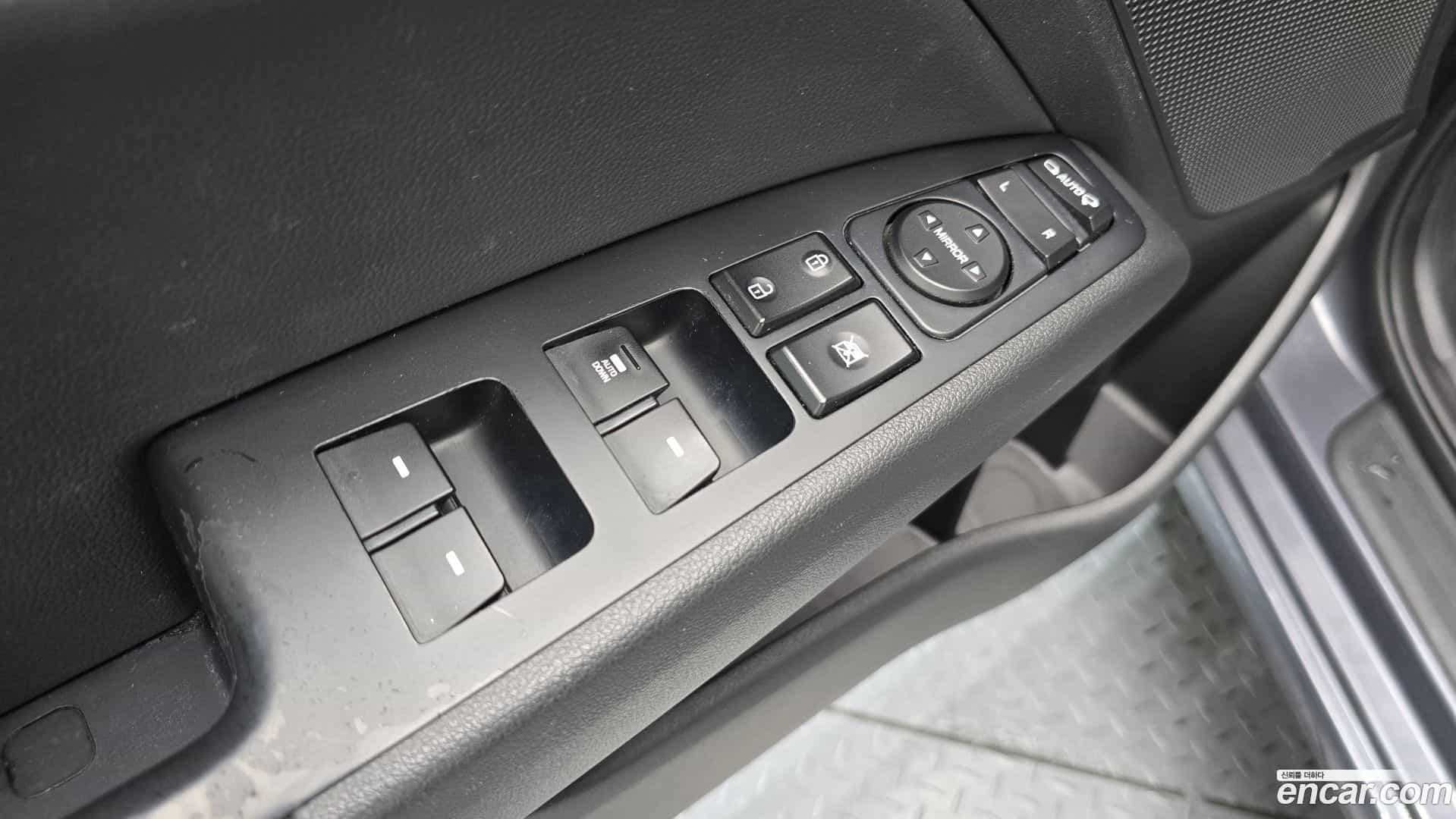 AVANTE Hyundai 2016.11-OPTION-018