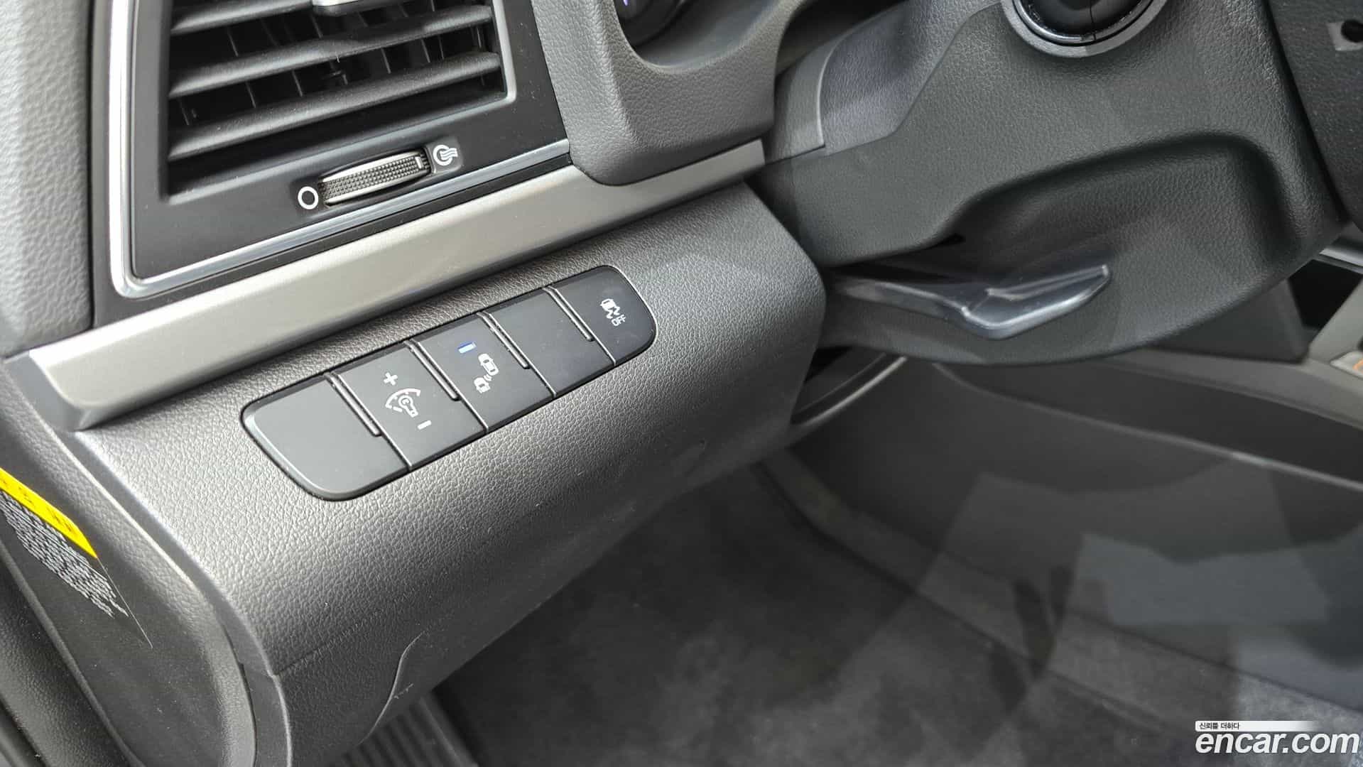 AVANTE Hyundai 2016.11-OPTION-019