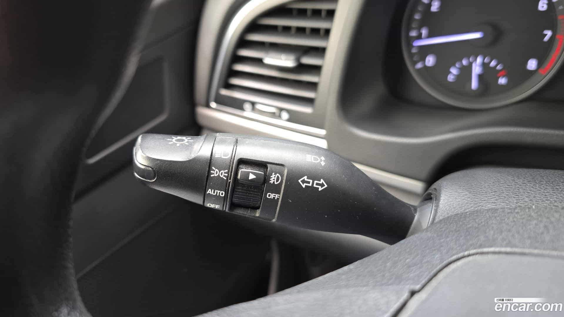 AVANTE Hyundai 2016.11-OPTION-020