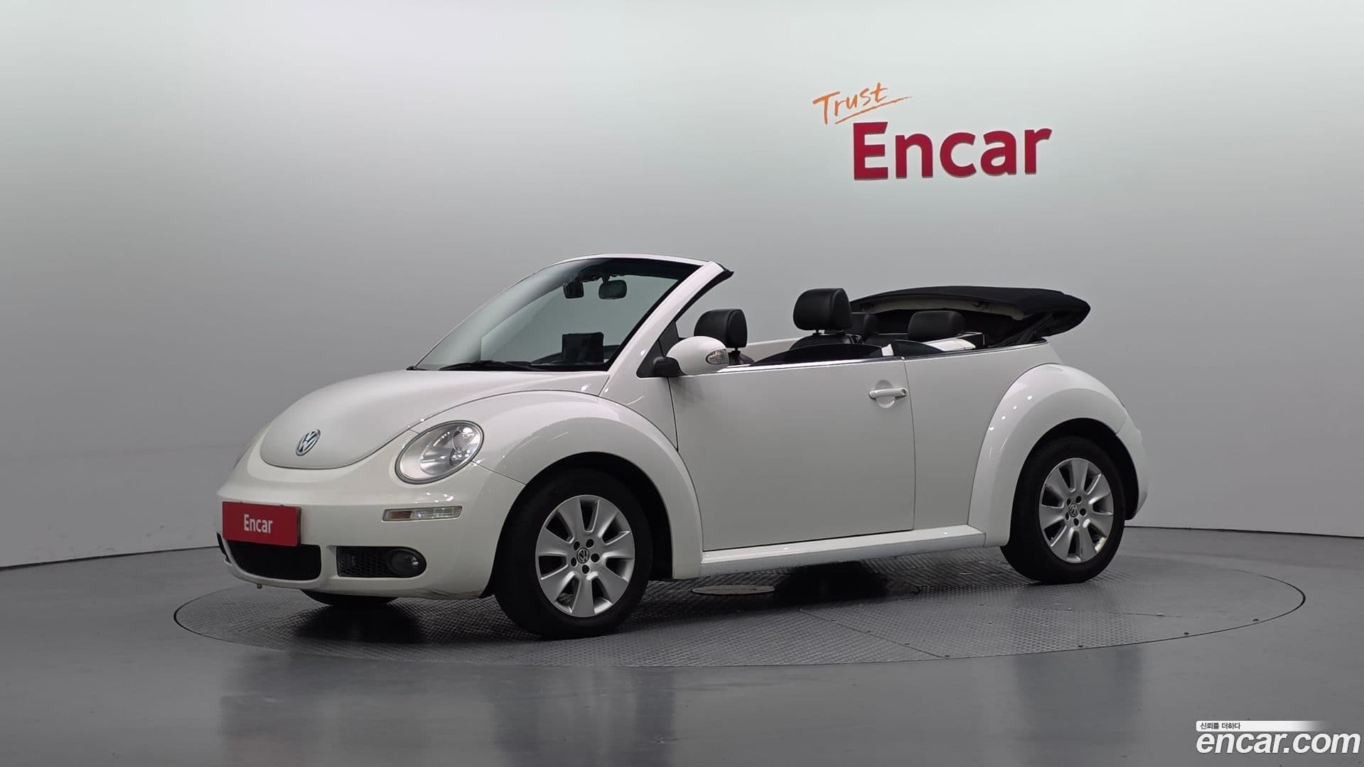 Main__Slider__Photo:Beatle Volkswagen 2011.6-0