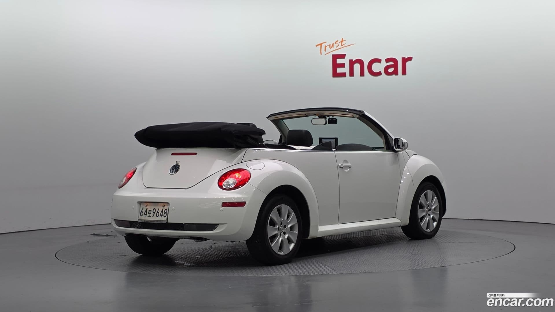 Main__Slider__Photo:Beatle Volkswagen 2011.6-1