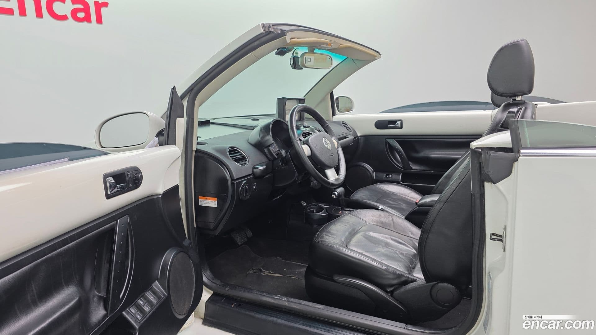 Main__Slider__Photo:Beatle Volkswagen 2011.6-10