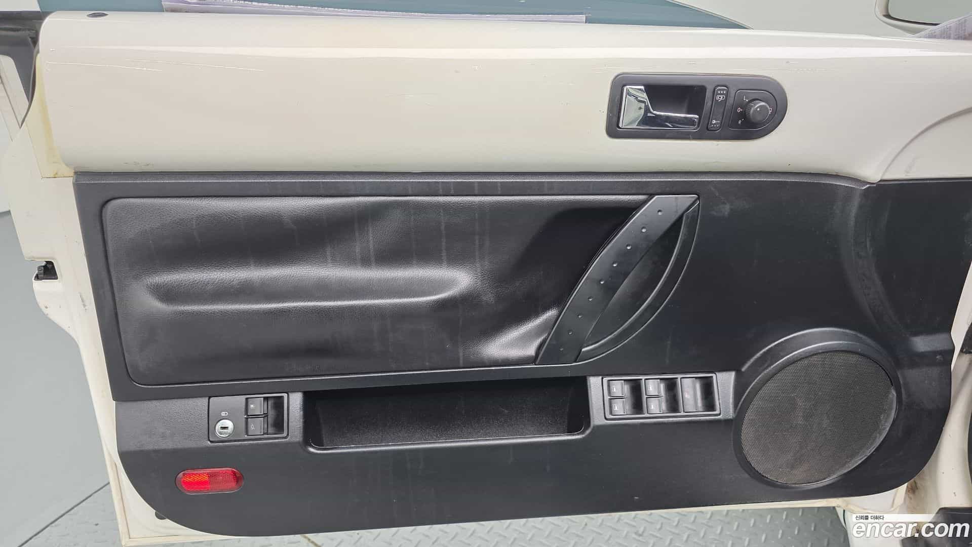 Beatle Volkswagen 2011.6-OPTION-016