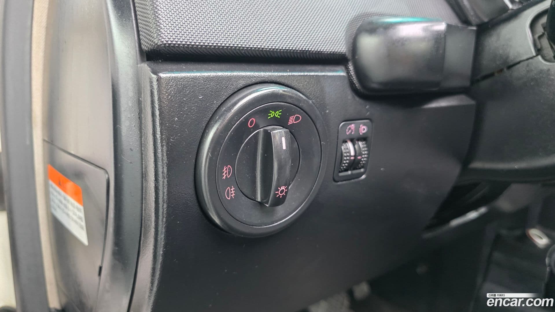 Main__Slider__Photo:Beatle Volkswagen 2011.6-12