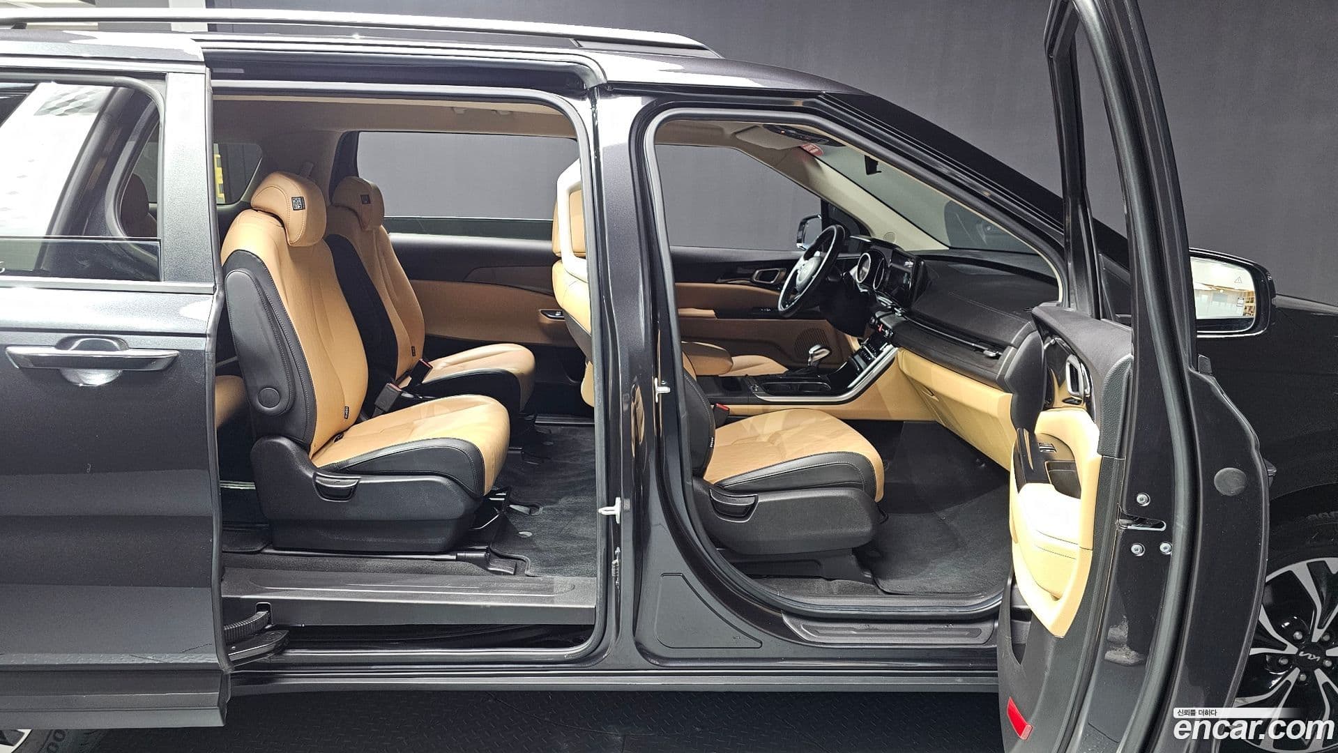 Main__Slider__Photo:Canival Kia 2022.11-10