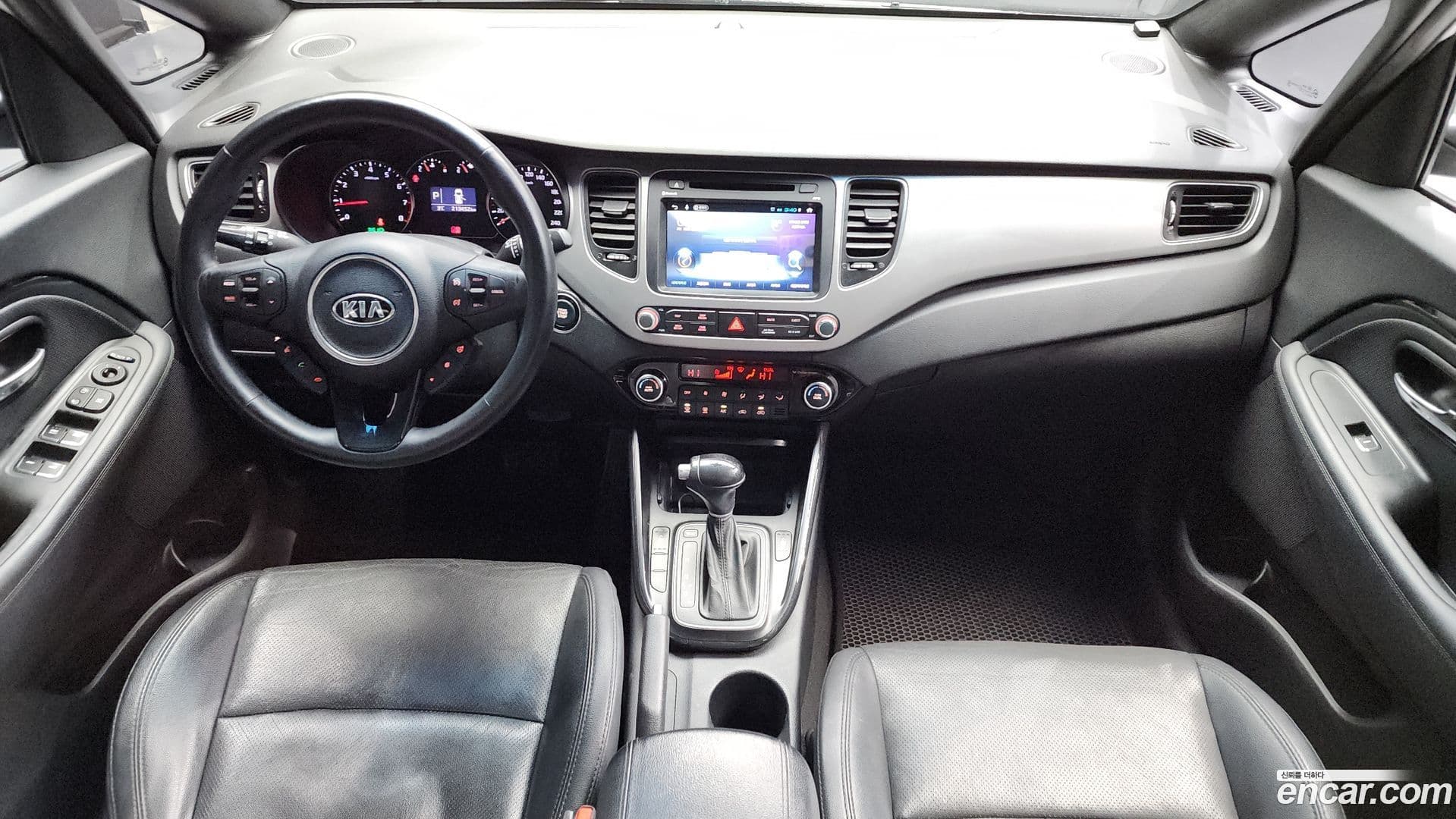 Main__Slider__Photo:Carens Kia 2013.5-6