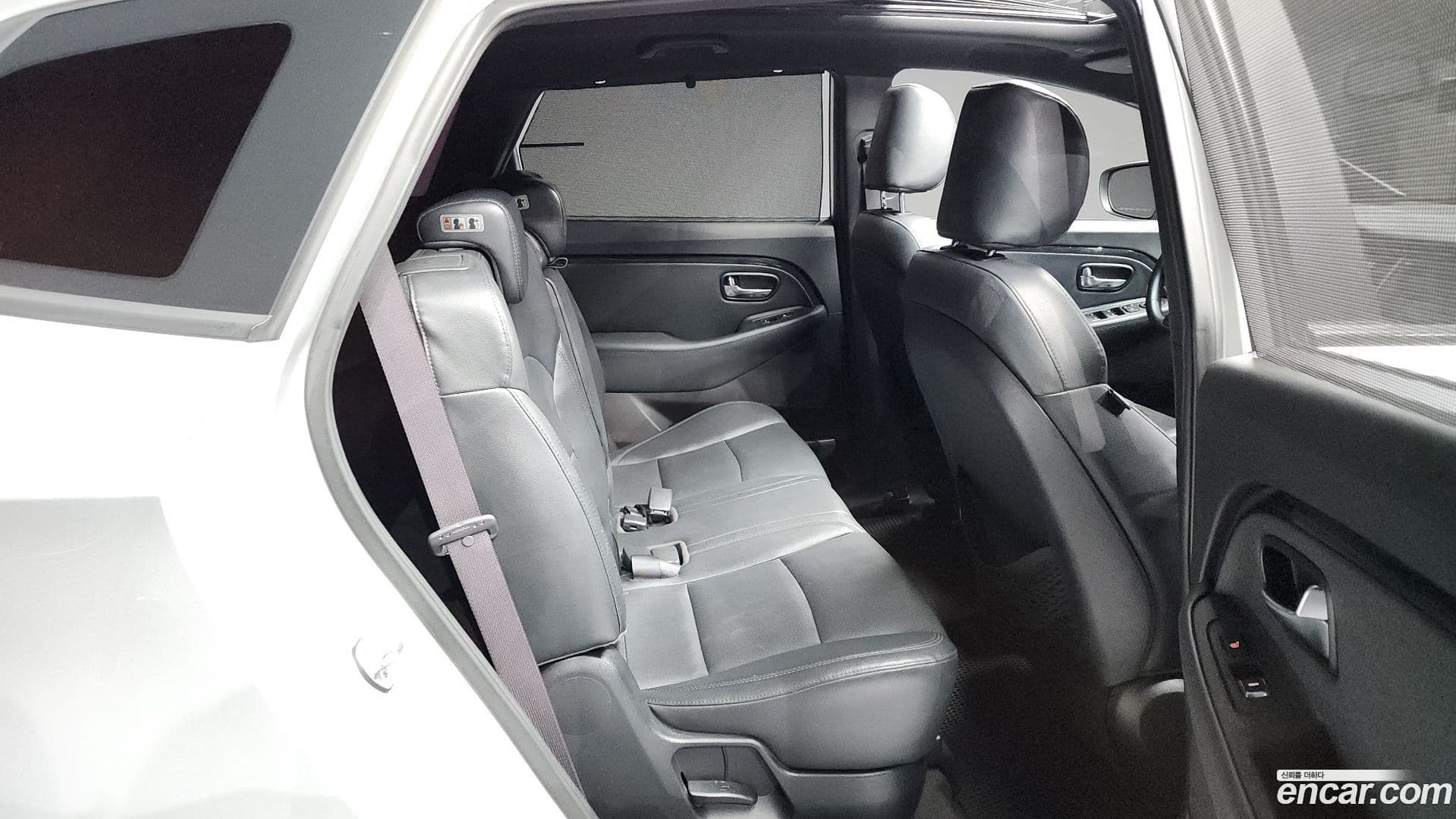 Main__Slider__Photo:Carens Kia 2013.5-11