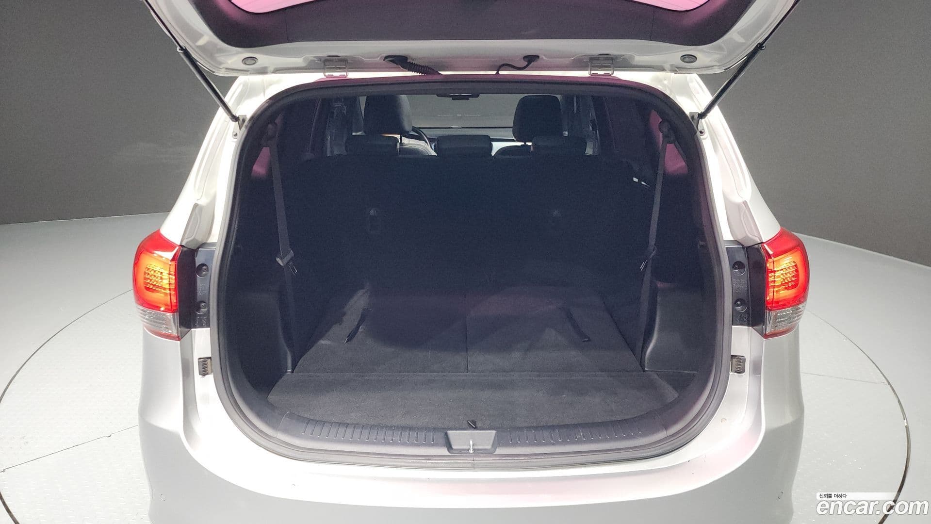 Main__Slider__Photo:Carens Kia 2013.5-19