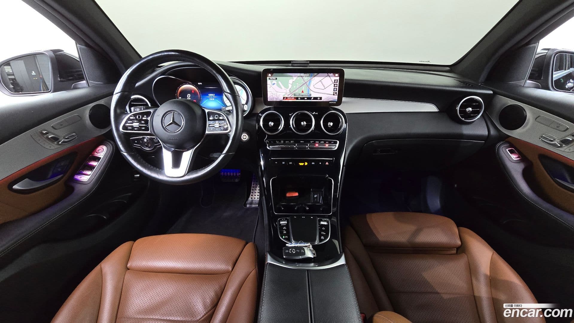 Main__Slider__Photo:GLC-Class Mercedes-Benz 2020.9-6