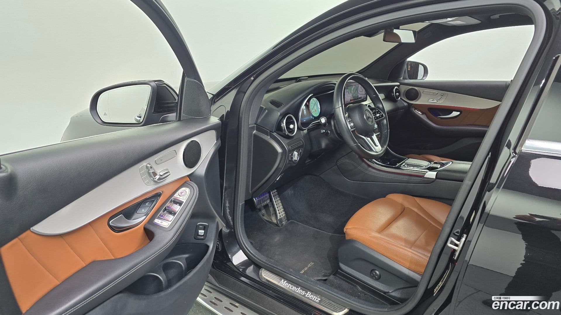 Main__Slider__Photo:GLC-Class Mercedes-Benz 2020.9-9