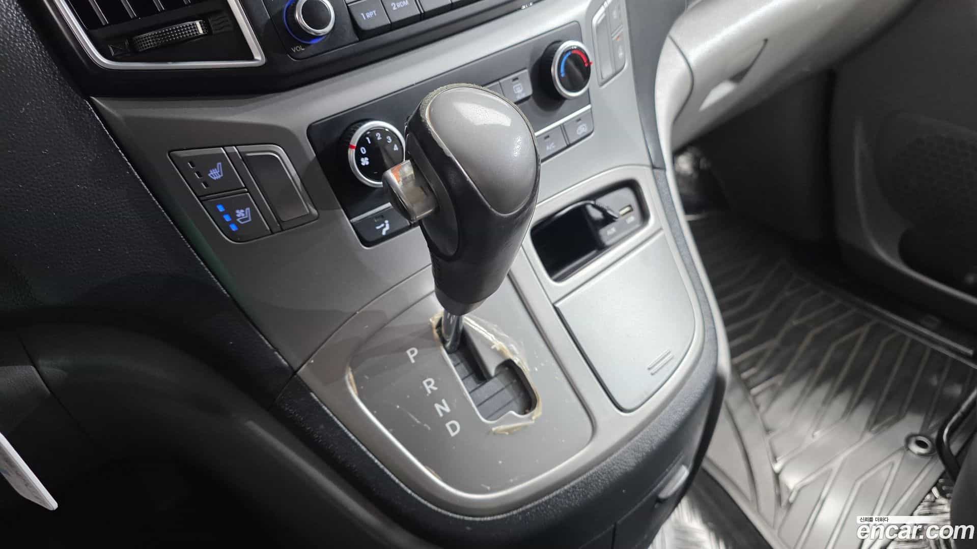 Starex Hyundai 2016.10-INNER-009