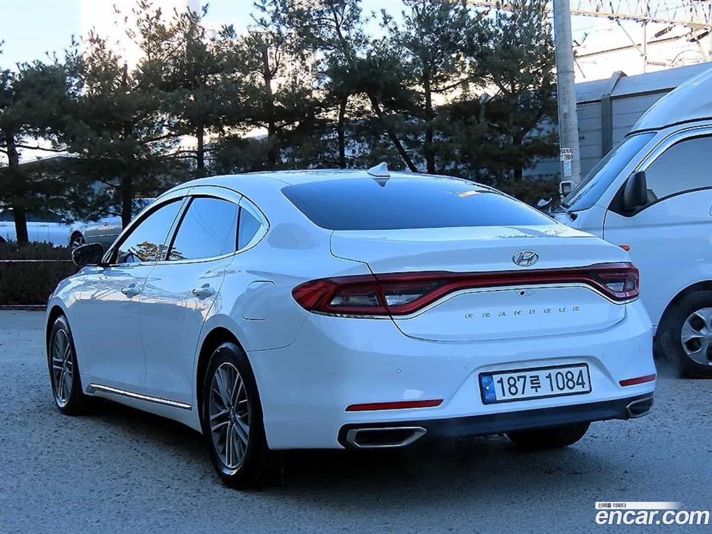 Grandeur Hyundai 2019.1-OUTER-003