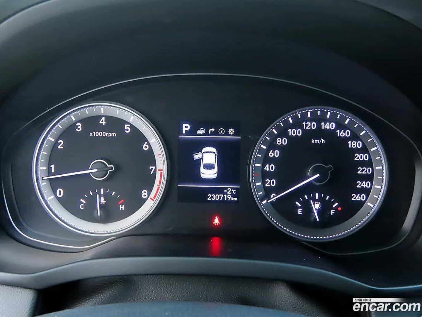 Grandeur Hyundai 2019.1-INNER-009