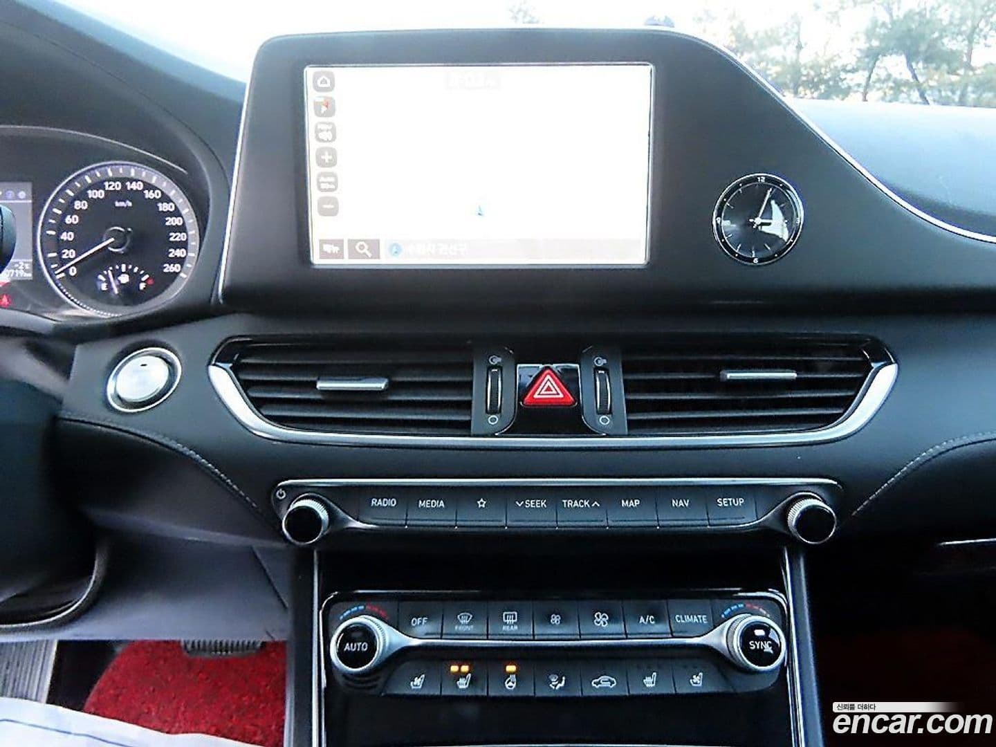 Main__Slider__Photo:Grandeur Hyundai 2019.1-12