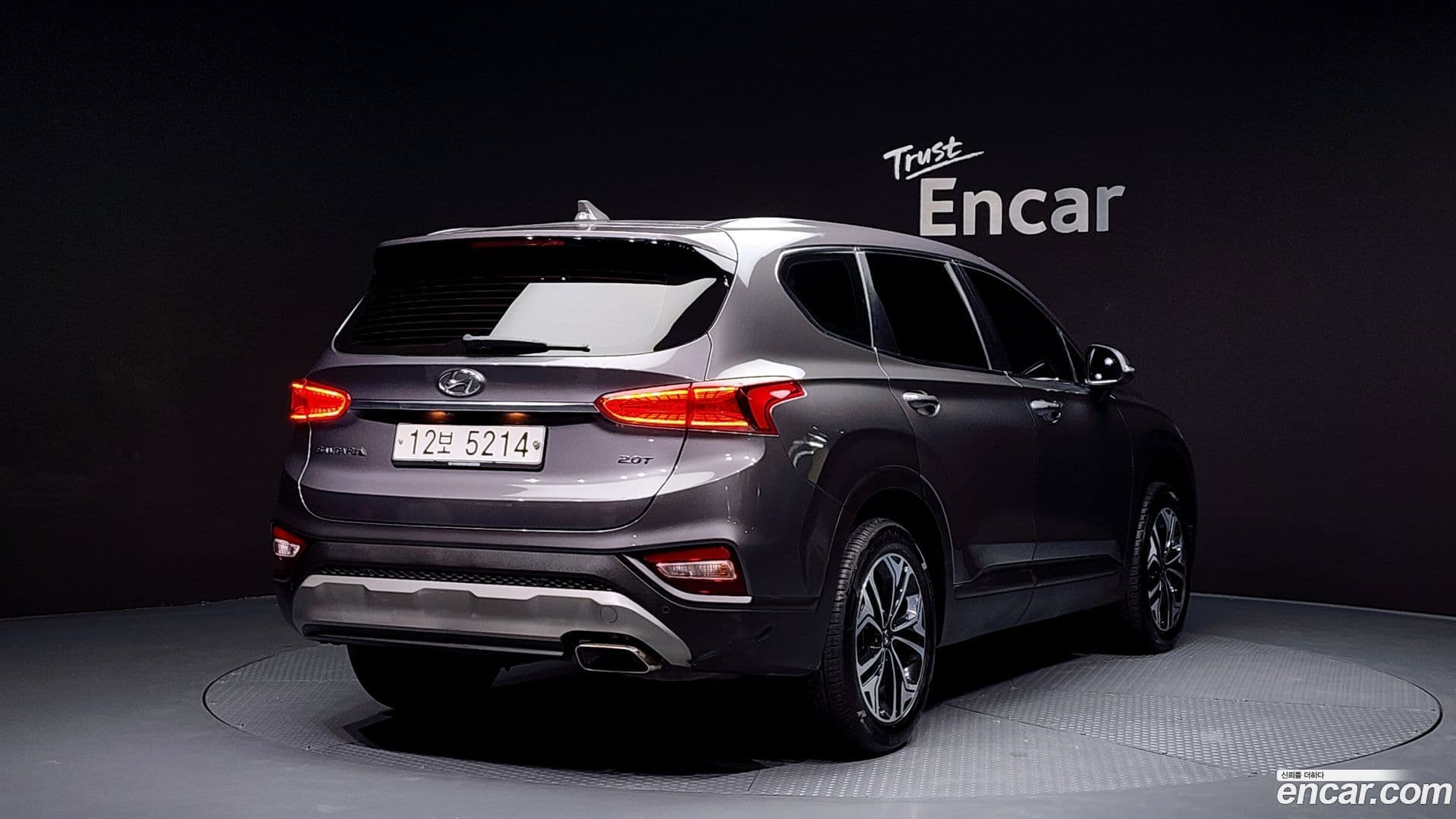 Main__Slider__Photo:Santafe Hyundai 2018.6-1