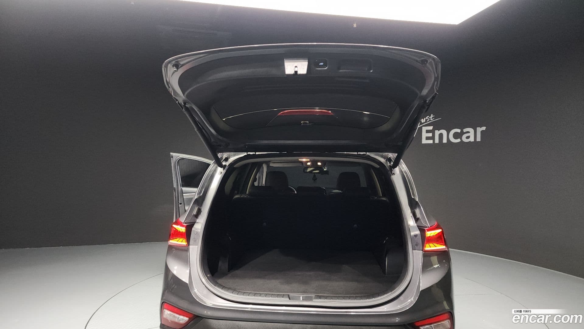 Main__Slider__Photo:Santafe Hyundai 2018.6-19