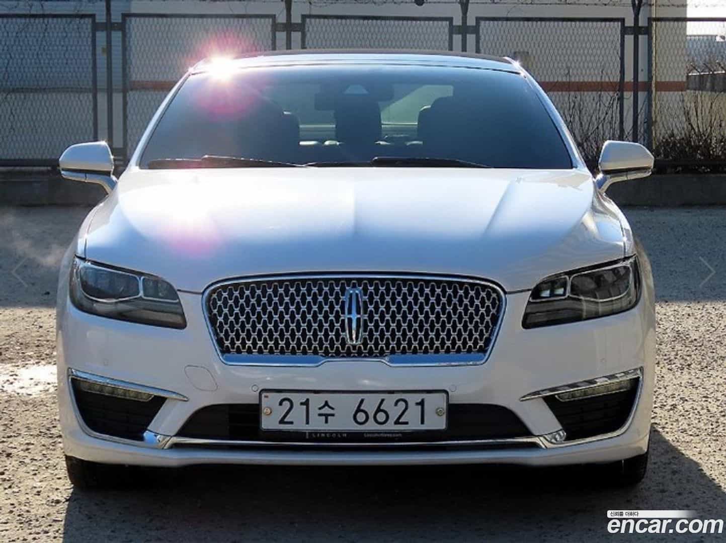 MKZ Lincoln 2017.8-OUTER-002