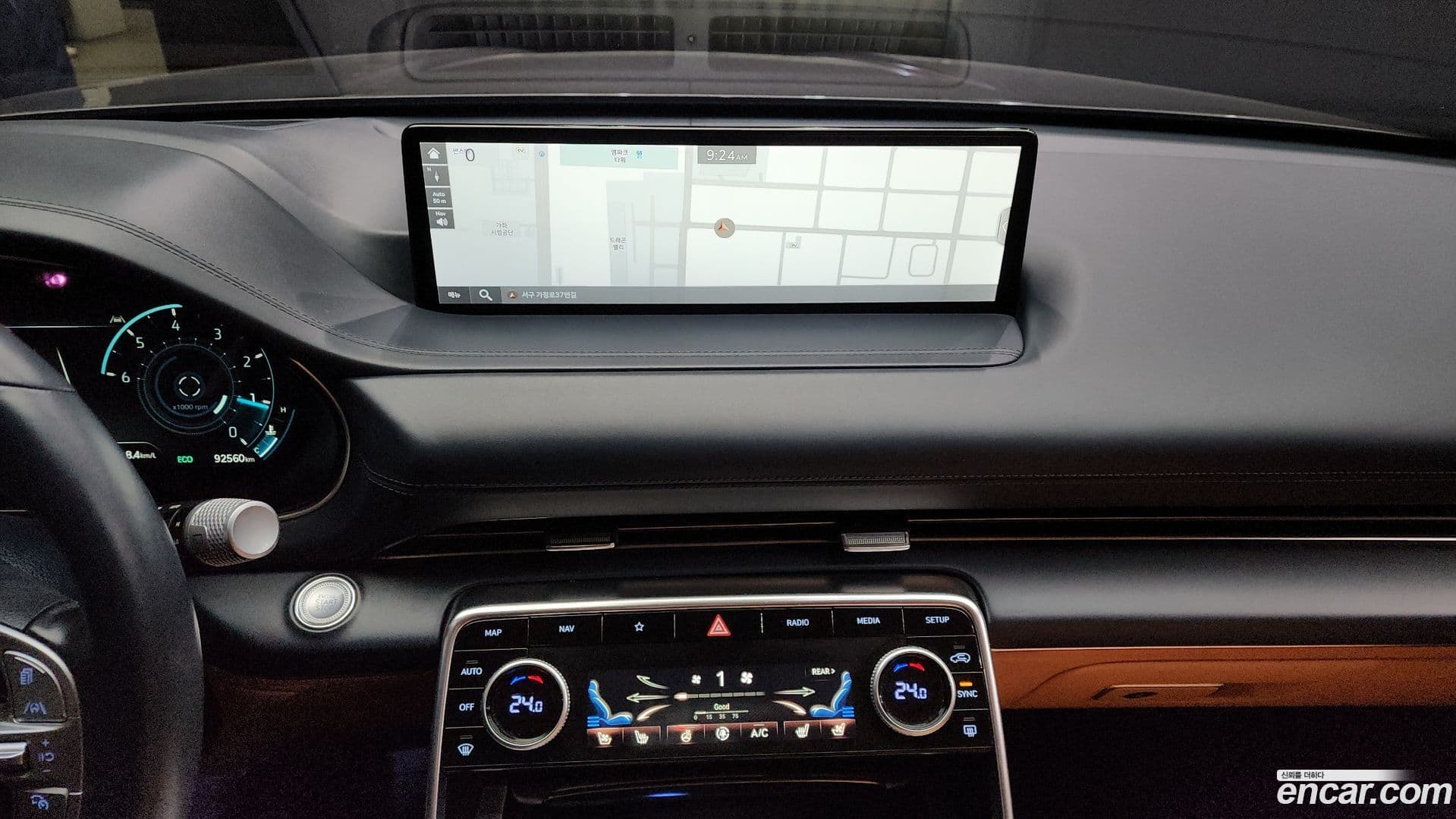 Main__Slider__Photo:GV80 Genesis 2022.0-13