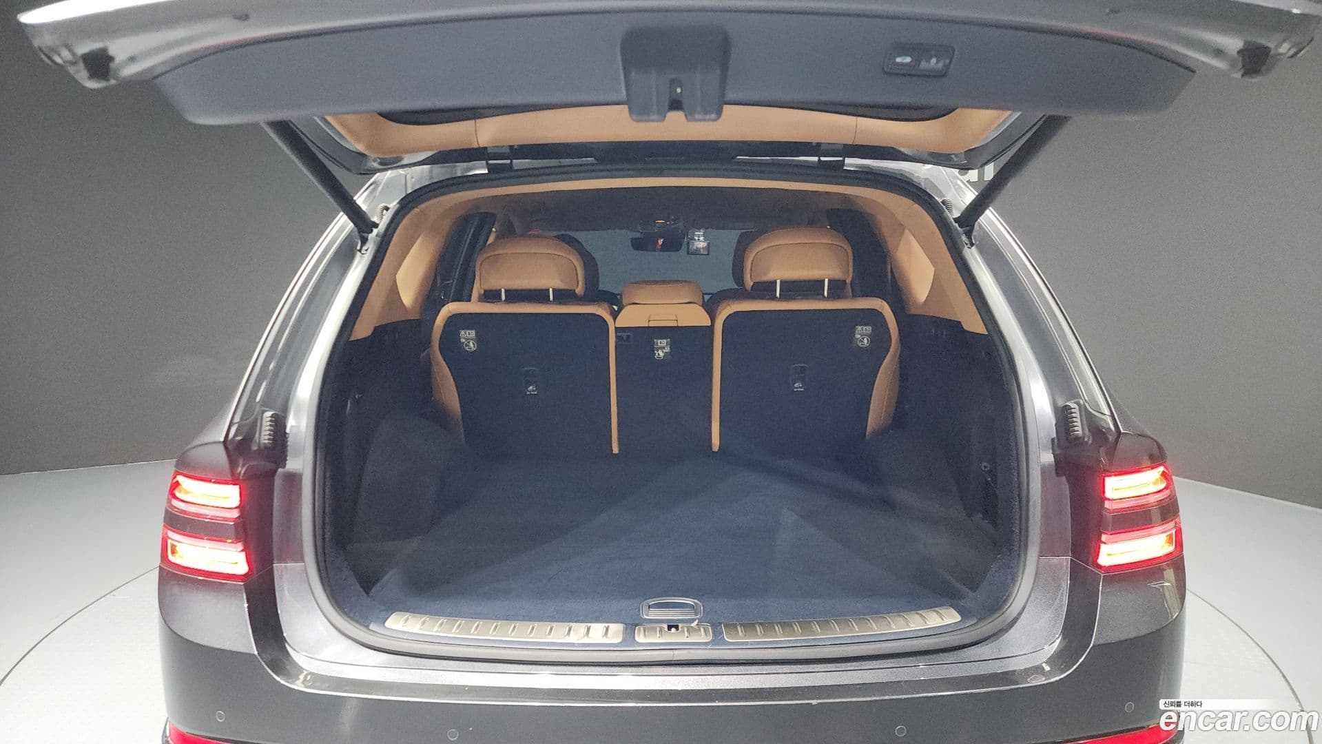 Main__Slider__Photo:GV80 Genesis 2022.0-19