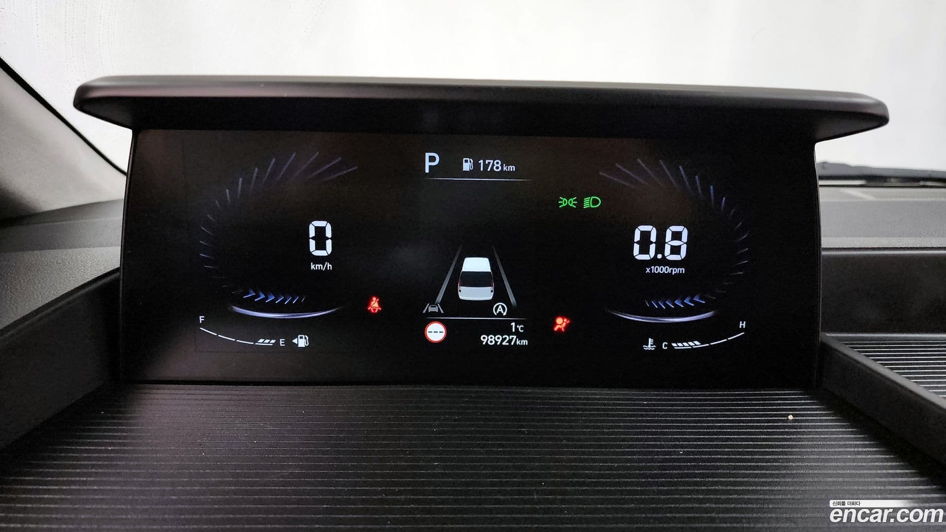 Main__Slider__Photo:Staria Hyundai 2021.9-7