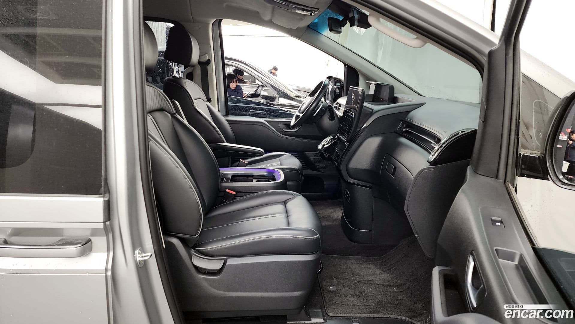 Main__Slider__Photo:Staria Hyundai 2021.9-10