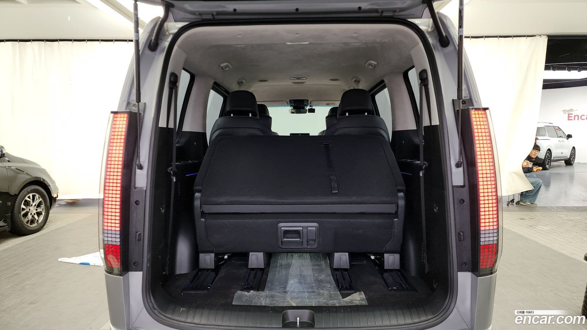 Main__Slider__Photo:Staria Hyundai 2021.9-19