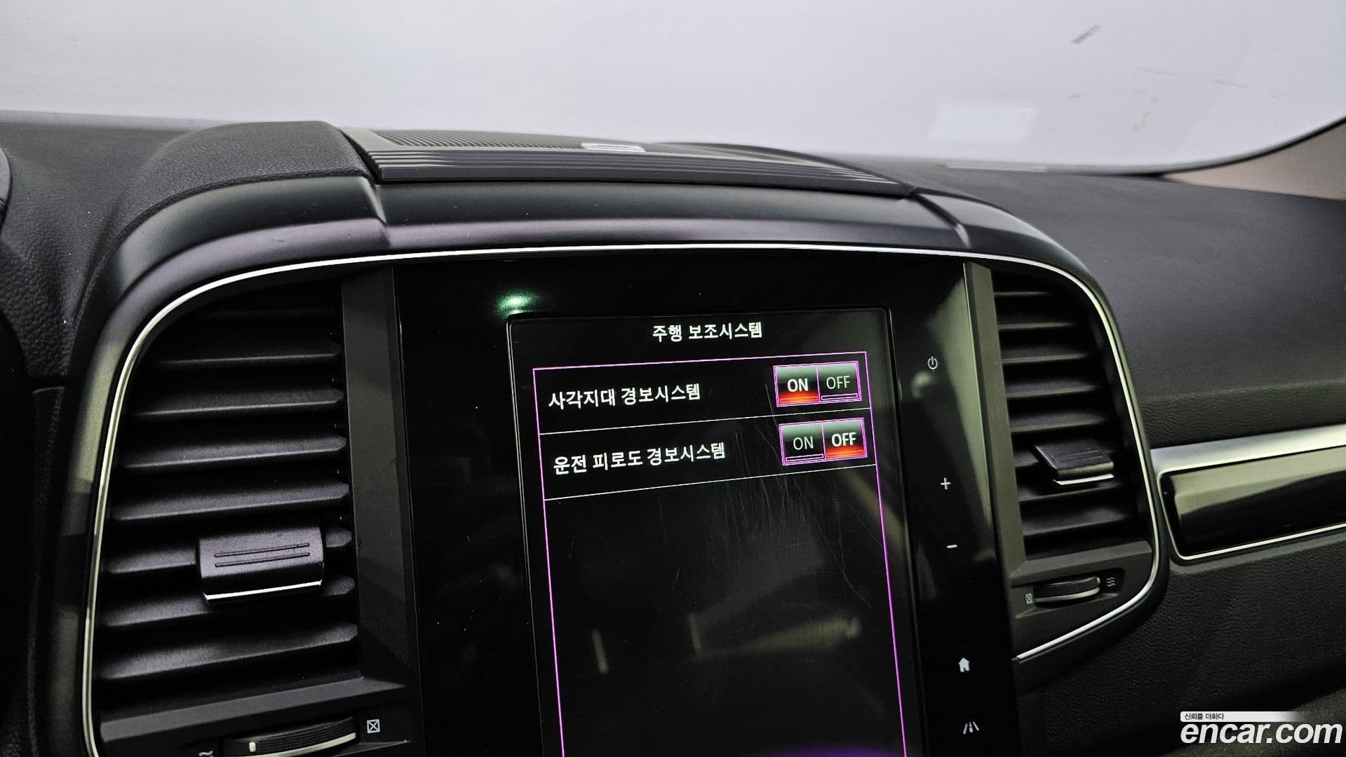 Main__Slider__Photo:QM6 Renault-KoreaSamsung 2018.1-16