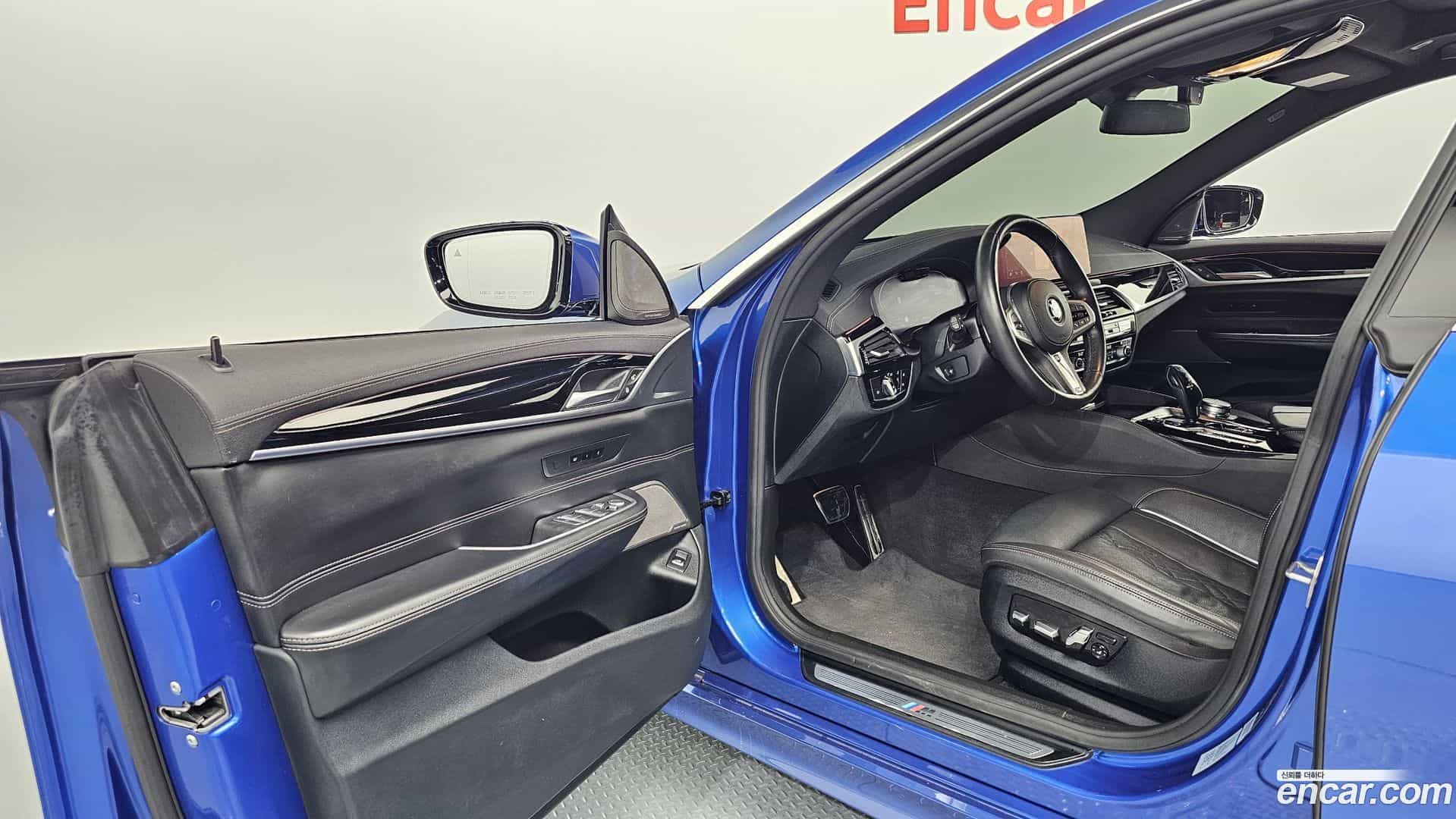 Gran Turismo BMW 2021.0-INNER-010