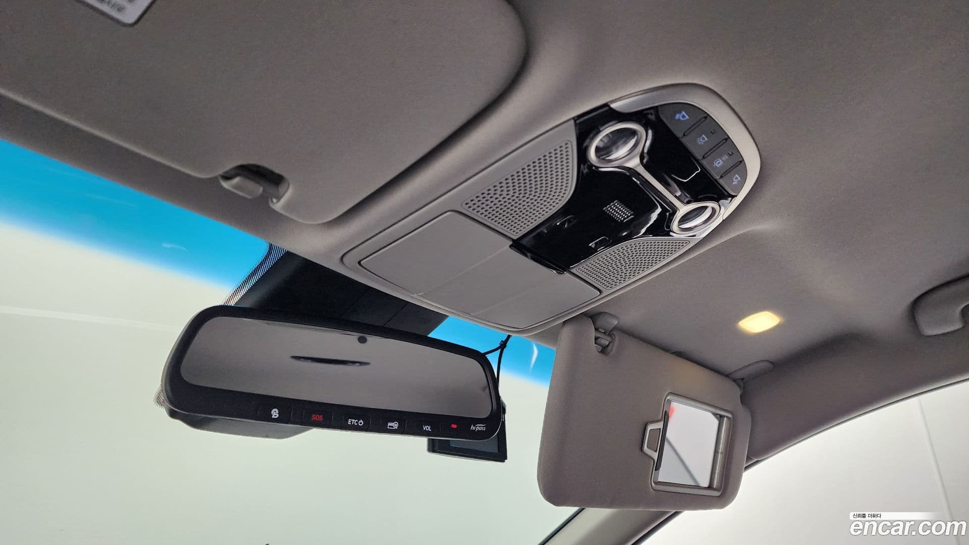 Main__Slider__Photo:Grandeur Hyundai 2019.1-16