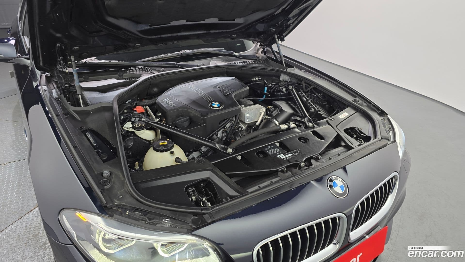 Main__Slider__Photo:5-Series BMW 2016.5-5