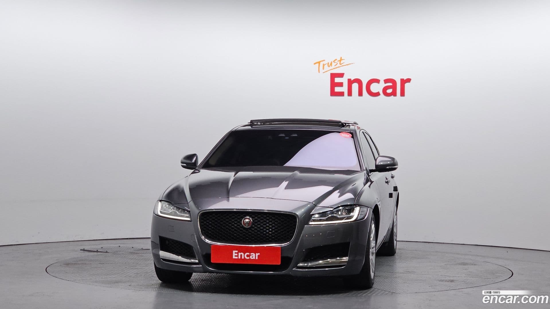 Main__Slider__Photo:XF Jaguar 2018.7-2