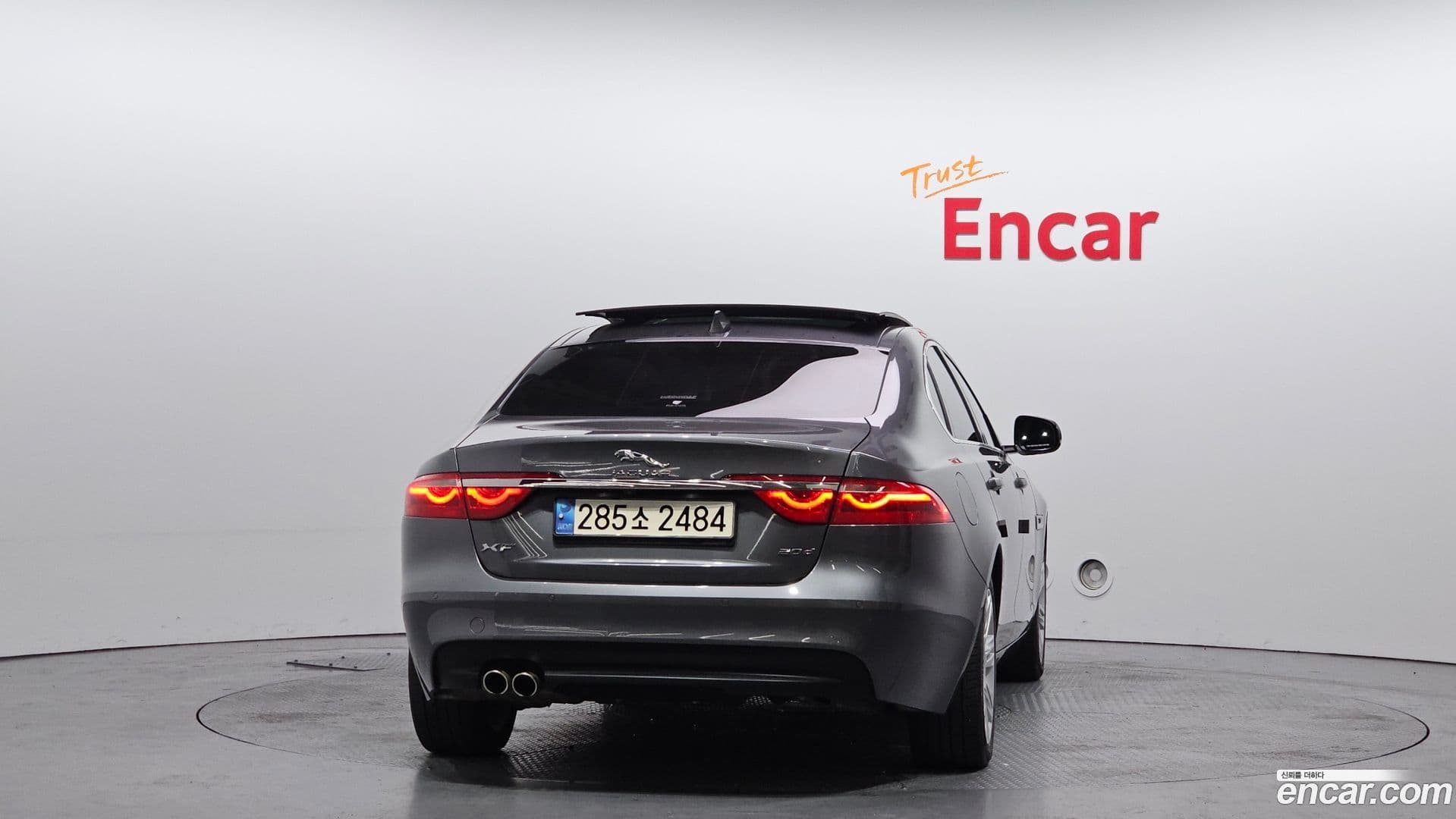 Main__Slider__Photo:XF Jaguar 2018.7-3