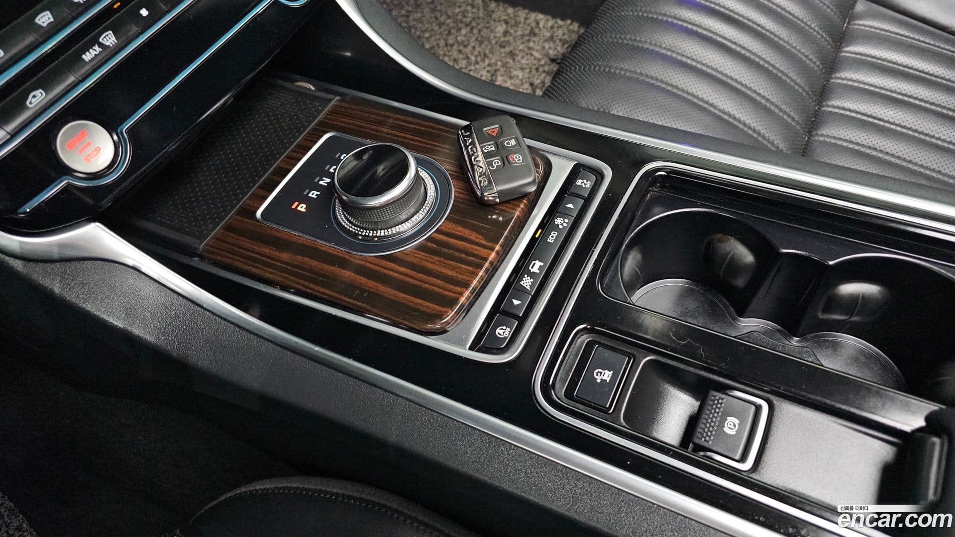 Main__Slider__Photo:XF Jaguar 2018.7-8