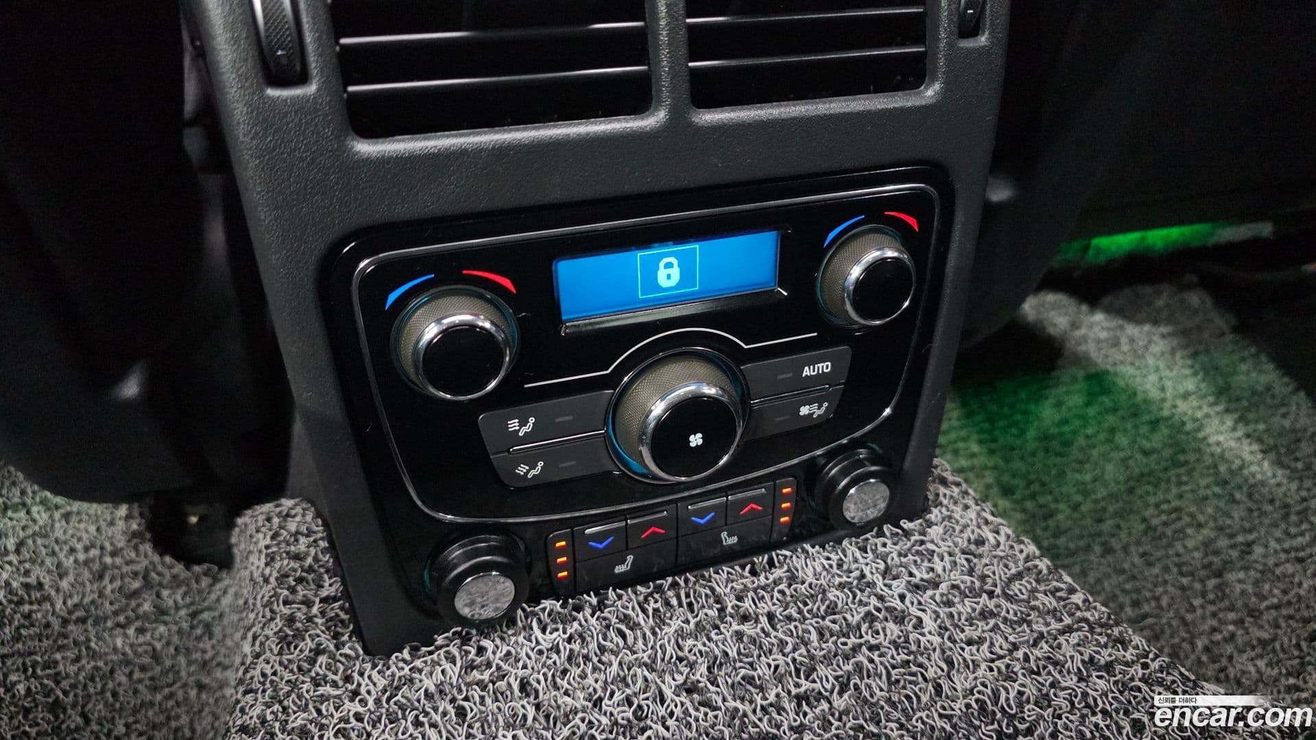 Main__Slider__Photo:XF Jaguar 2018.7-17