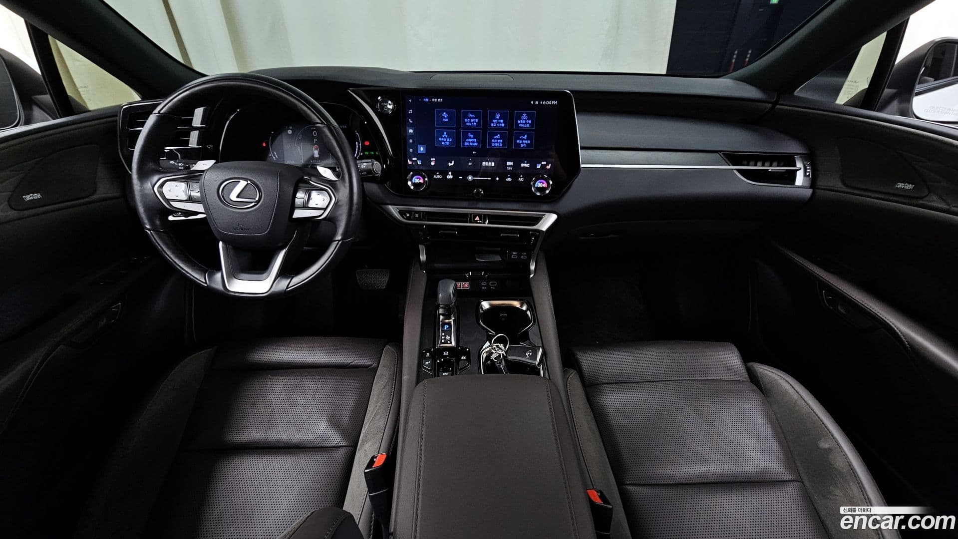 Main__Slider__Photo:RX Lexus 2024.2-6