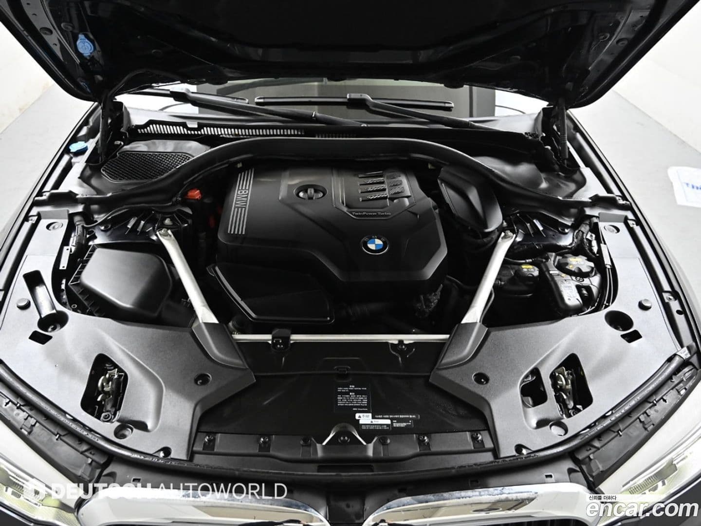 Main__Slider__Photo:5-Series BMW 2020.4-5